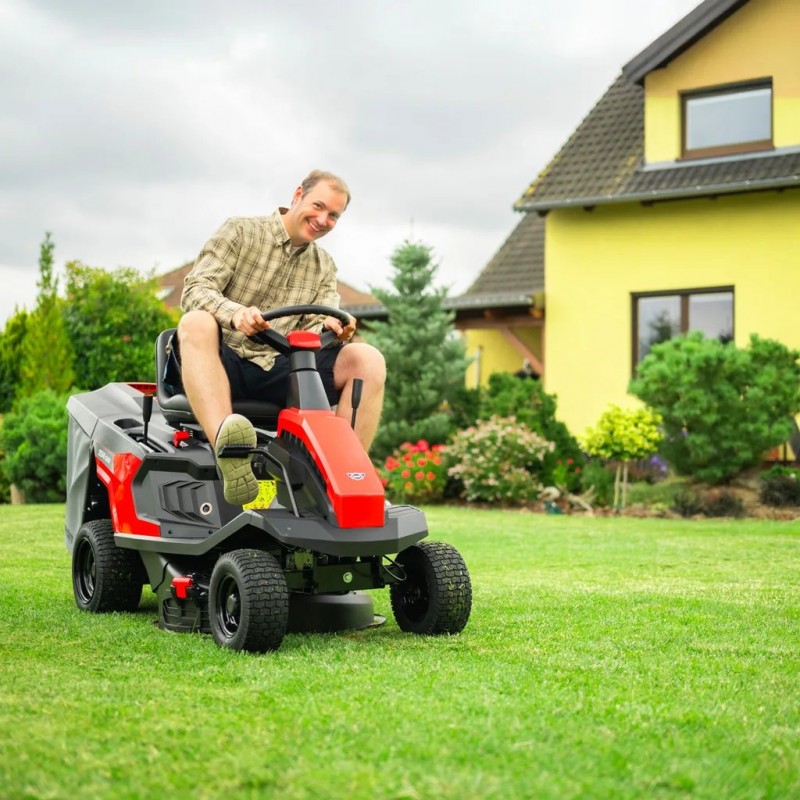 Tractor pentru tuns iarba HECHT 5167- Transmisie manuala